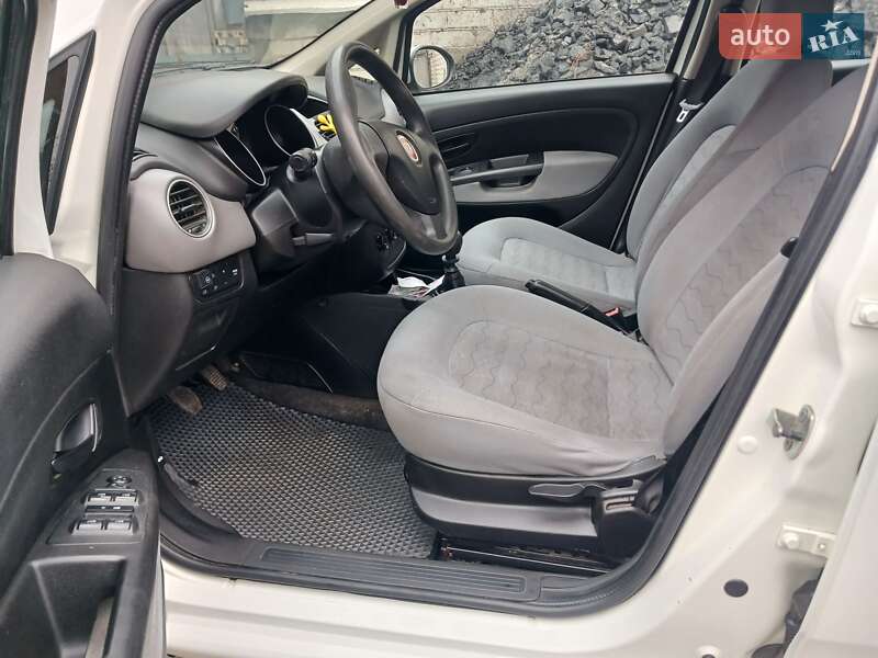 Седан Fiat Linea 2013 в Павлограді