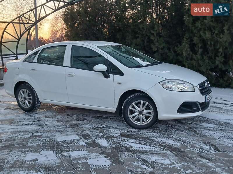 Седан Fiat Linea 2013 в Павлограді