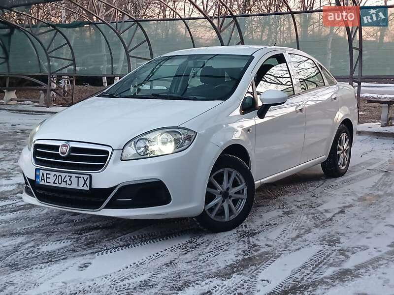 Седан Fiat Linea 2013 в Павлограді