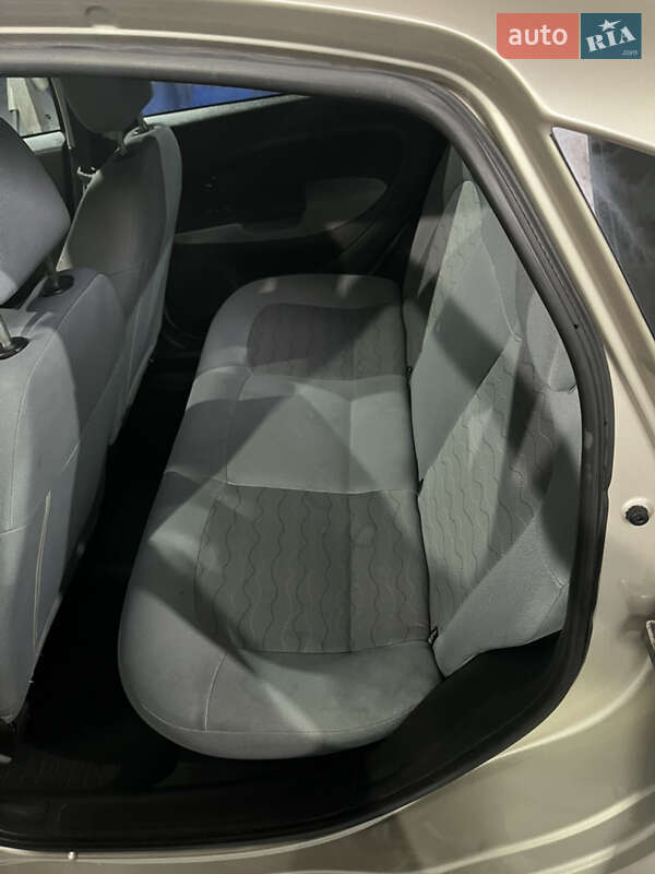 Седан Fiat Linea 2013 в Прилуках