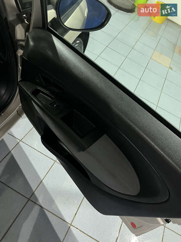 Седан Fiat Linea 2013 в Прилуках