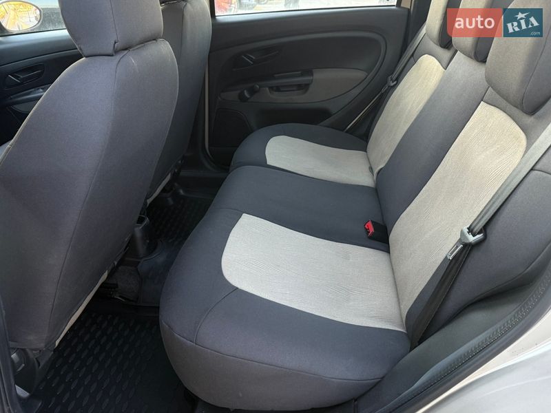 Седан Fiat Linea 2012 в Харькове фото 27 Седан Fiat Linea 2012 в Харькове