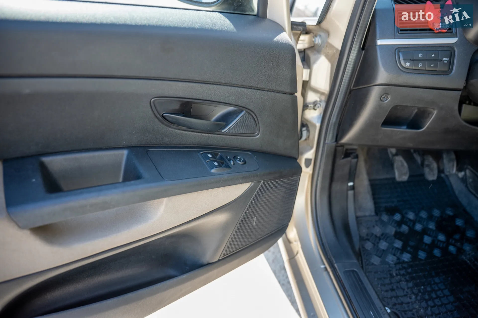 2010 Fiat Linea - мініатюра 12
