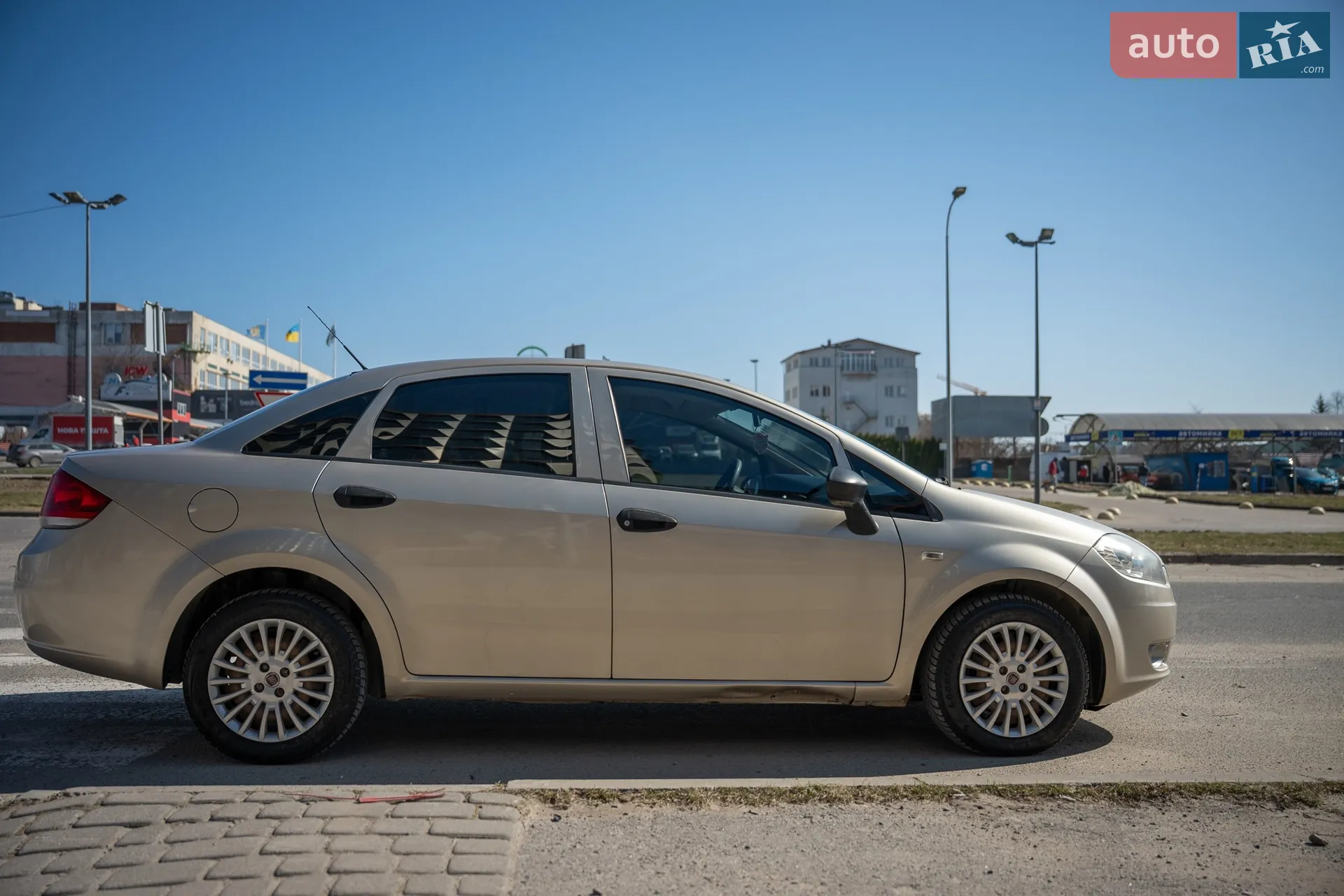 2010 Fiat Linea - мініатюра 2