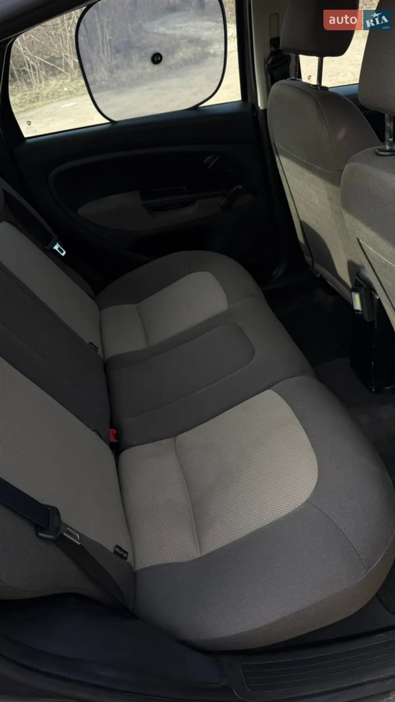 2011 Fiat Linea - мініатюра 17