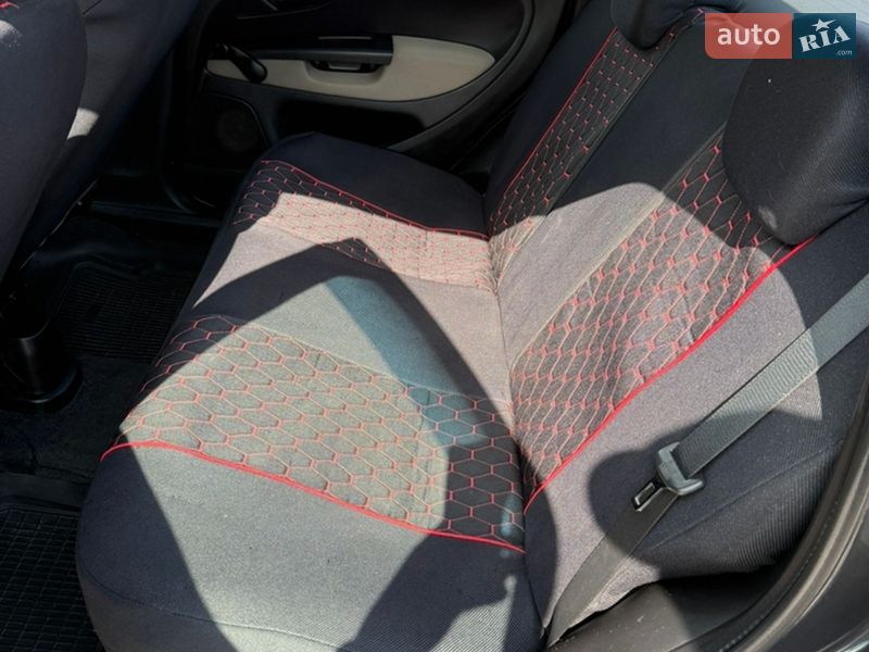 Седан Fiat Linea 2010 в Кропивницком фото 33 Седан Fiat Linea 2010 в Кропивницком