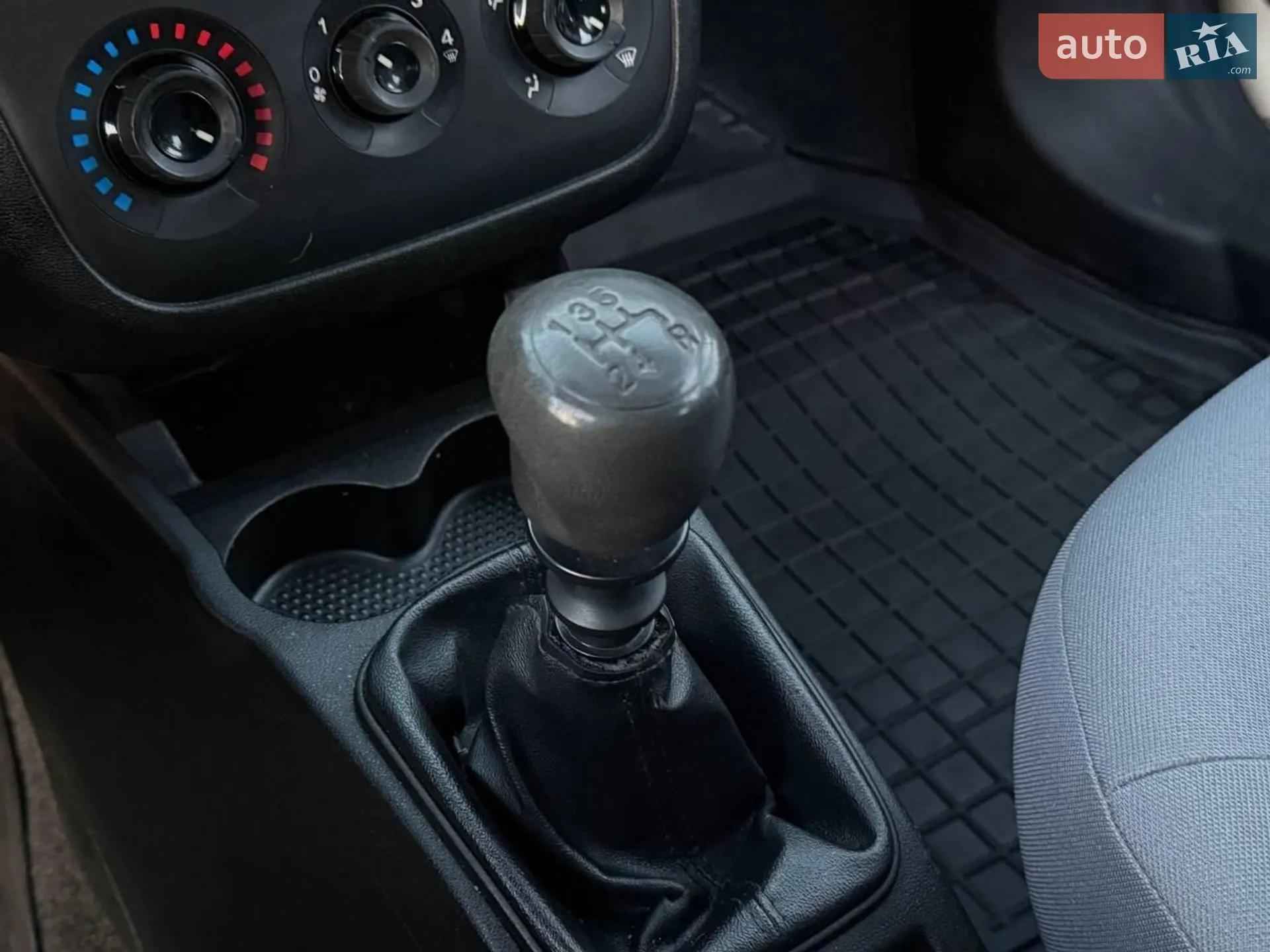 2014 Fiat Linea - мініатюра 5