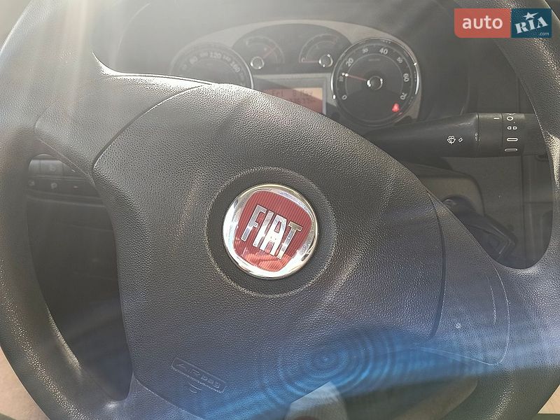 Седан Fiat Linea 2012 в Киеве