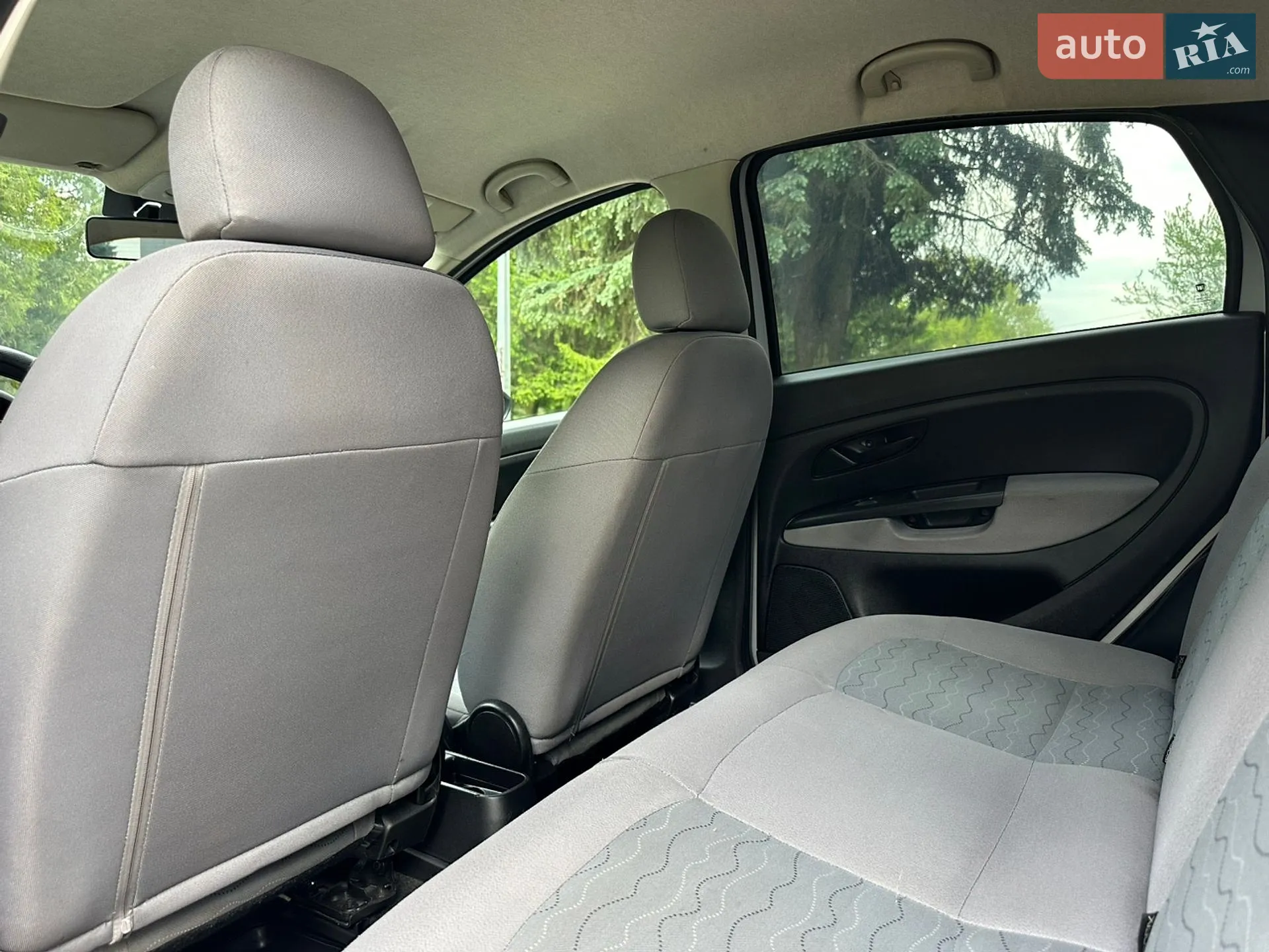 2015 Fiat Linea - мініатюра 41