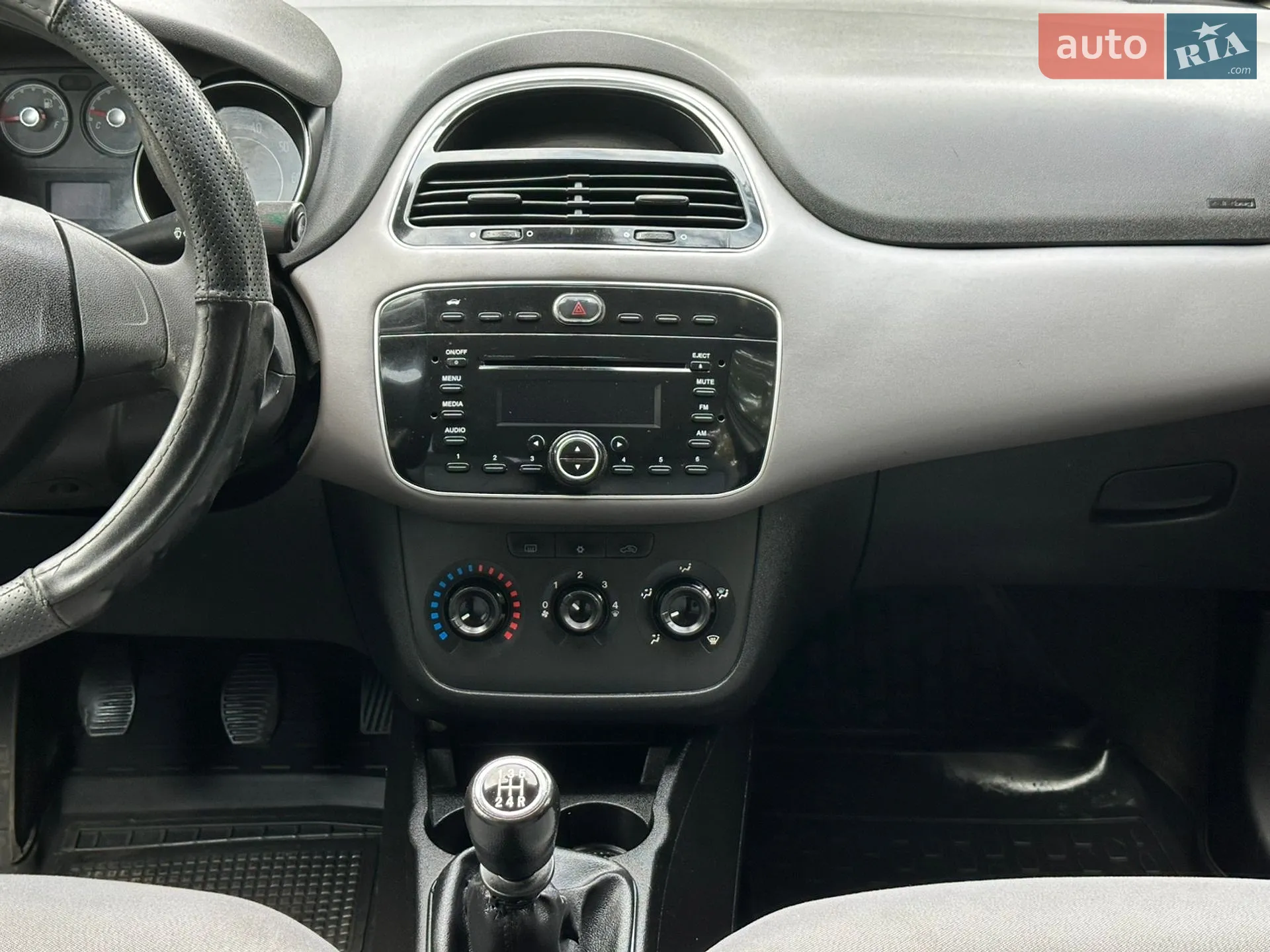 2015 Fiat Linea - мініатюра 60