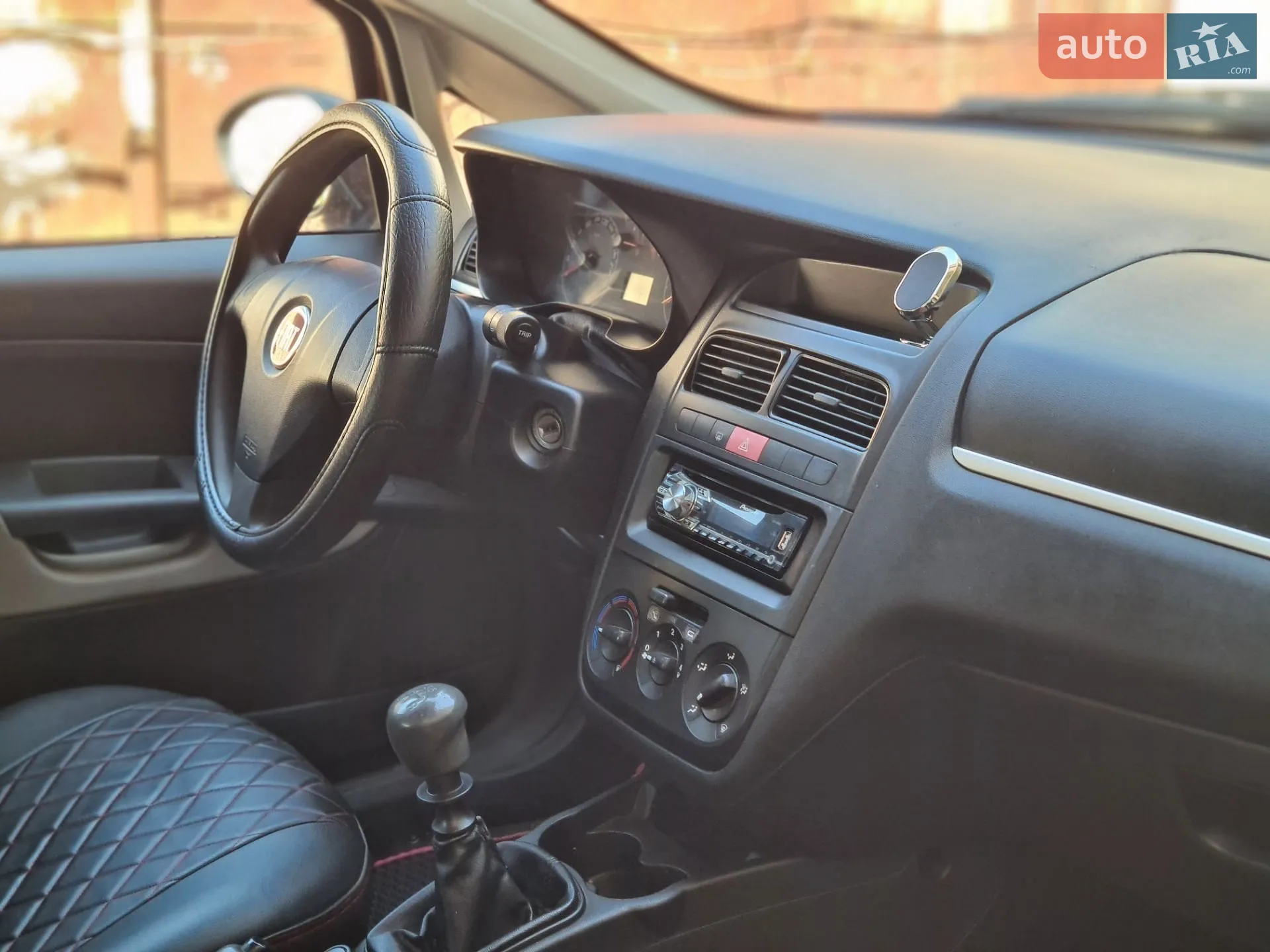 2010 Fiat Linea - мініатюра 24