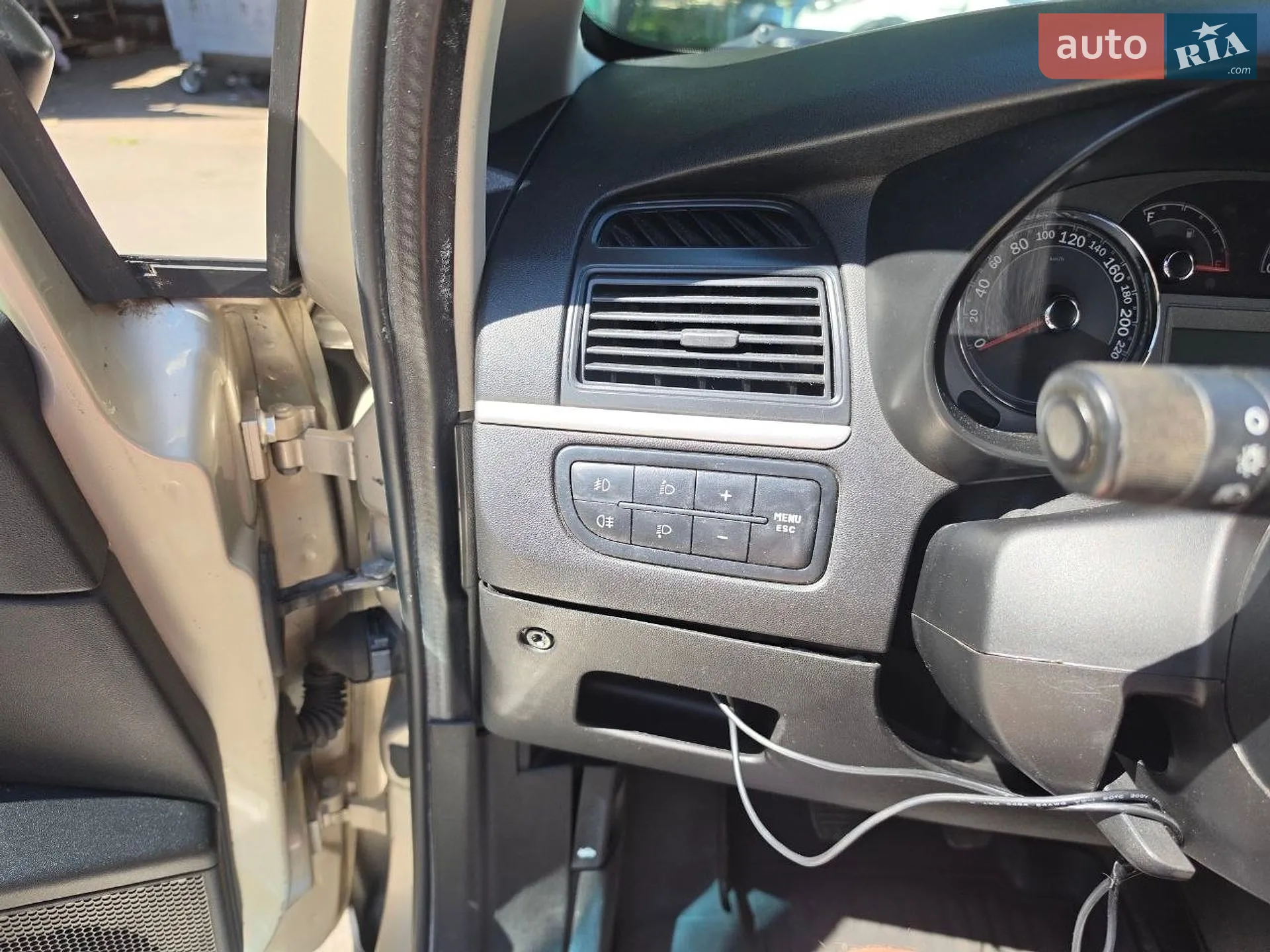 2012 Fiat Linea - мініатюра 11