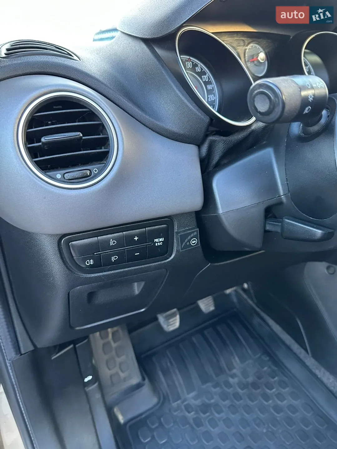 2013 Fiat Linea - мініатюра 23