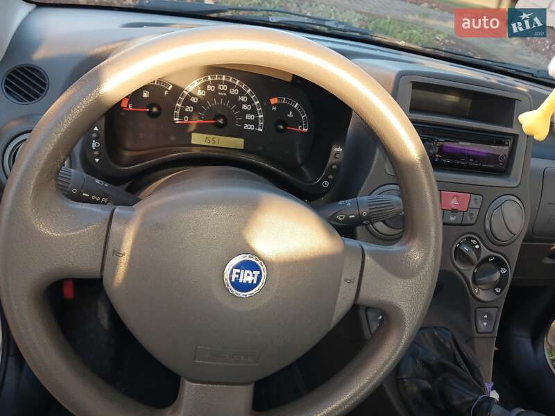 Хэтчбек Fiat Panda 2007 в Городке