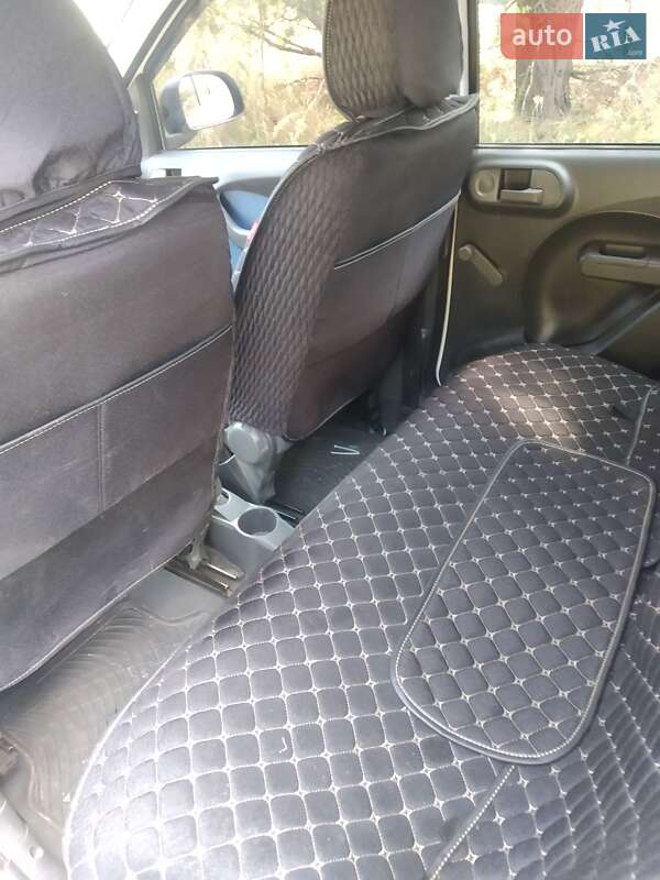 Хетчбек Fiat Panda 2010 в Краснограді