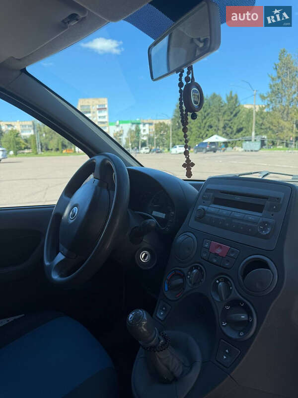 Хэтчбек Fiat Panda 2012 в Ровно фото 7 Хэтчбек Fiat Panda 2012 в Ровно