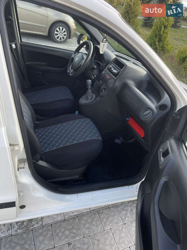 Хетчбек Fiat Panda 2011 в Мостиській