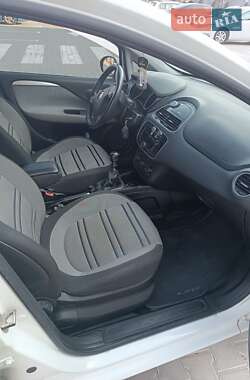Хэтчбек Fiat Punto Evo 2011 в 