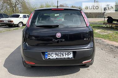 Хэтчбек Fiat Punto 2011 в Бродах