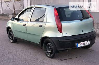 Хэтчбек Fiat Punto 2000 в Хусте