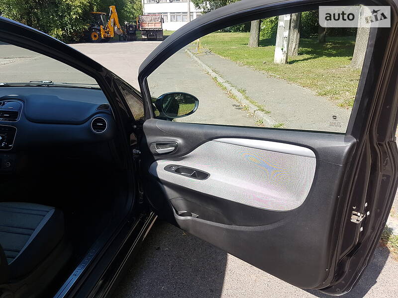 Хетчбек Fiat Punto 2011 в Києві фото 25 Хетчбек Fiat Punto 2011 в Києві