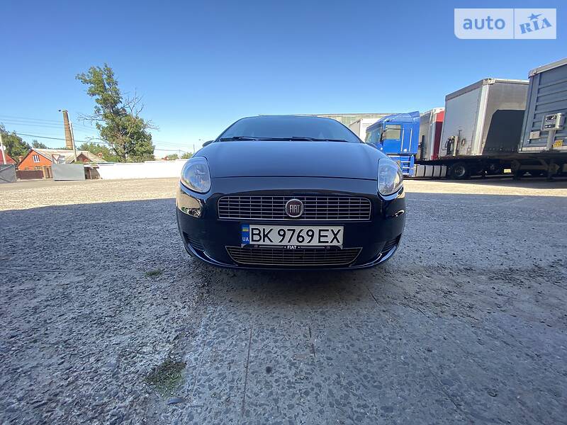 Хетчбек Fiat Punto 2009 в Рівному