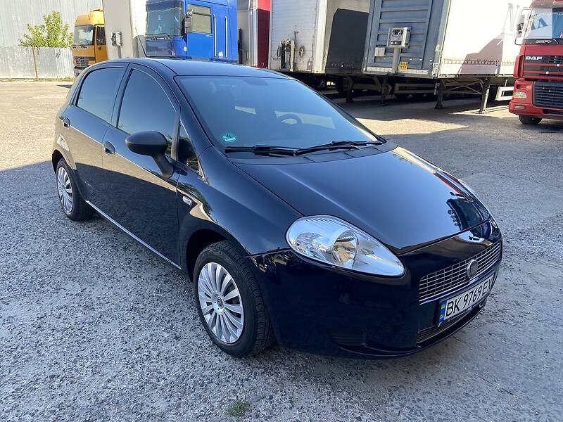 Хетчбек Fiat Punto 2009 в Рівному