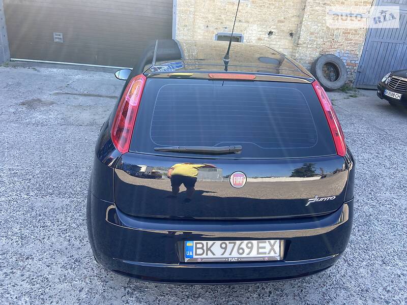 Хетчбек Fiat Punto 2009 в Рівному