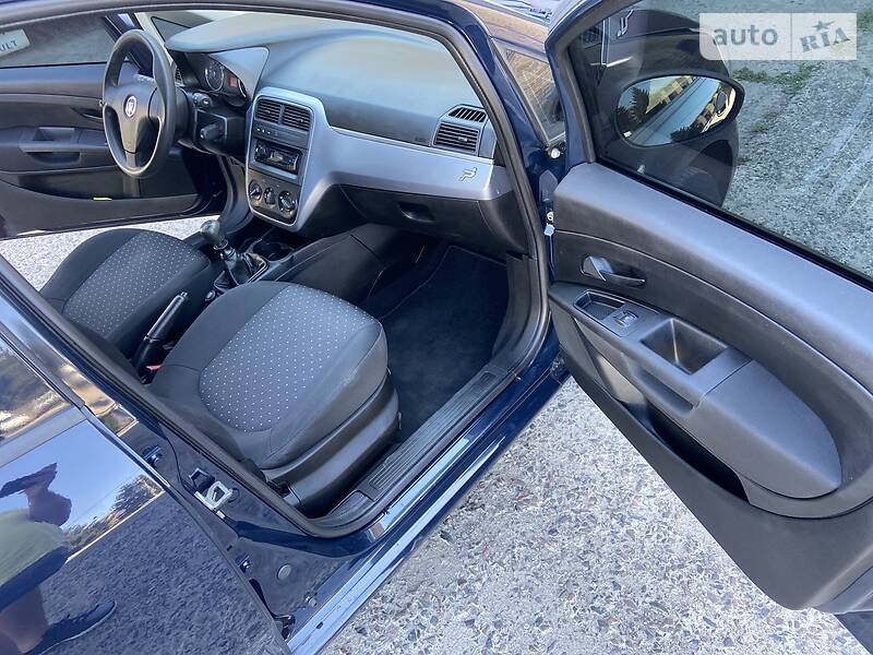 Хетчбек Fiat Punto 2009 в Рівному