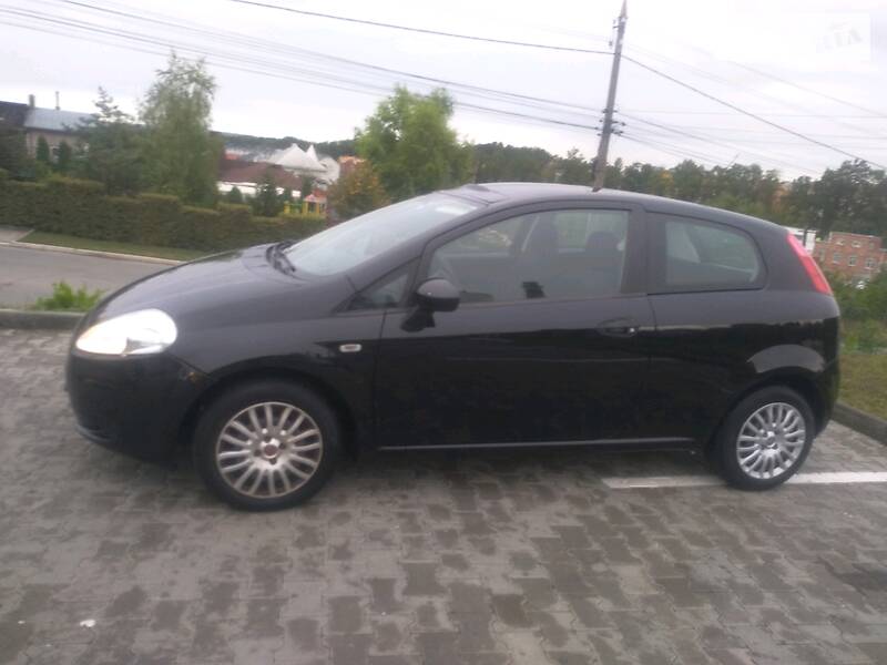 Хэтчбек Fiat Punto 2008 в Черновцах
