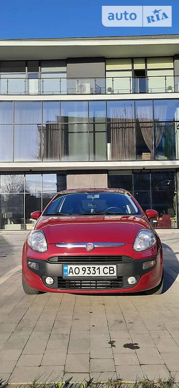 Хэтчбек Fiat Punto 2010 в Ужгороде