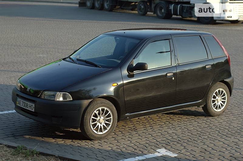 Хетчбек Fiat Punto 1995 в Дніпрі