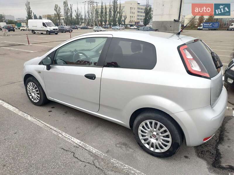 Купе Fiat Punto 2012 в Киеве фото 2 Купе Fiat Punto 2012 в Киеве