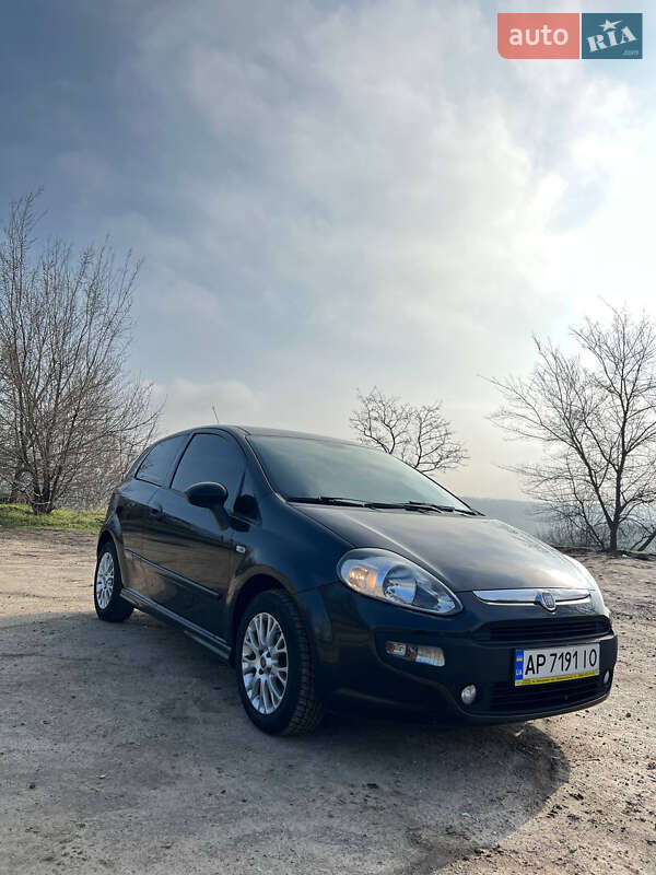 Хетчбек Fiat Punto 2011 в Запоріжжі