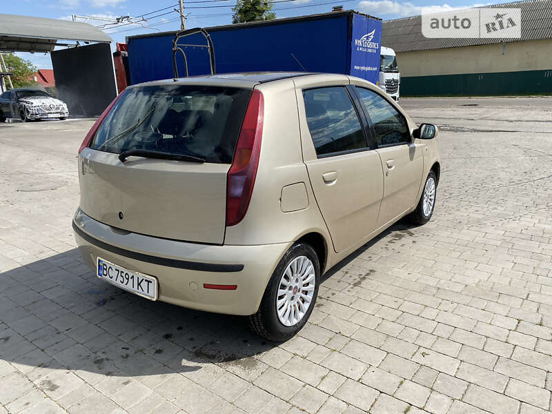 Хэтчбек Fiat Punto 2010 в Бродах