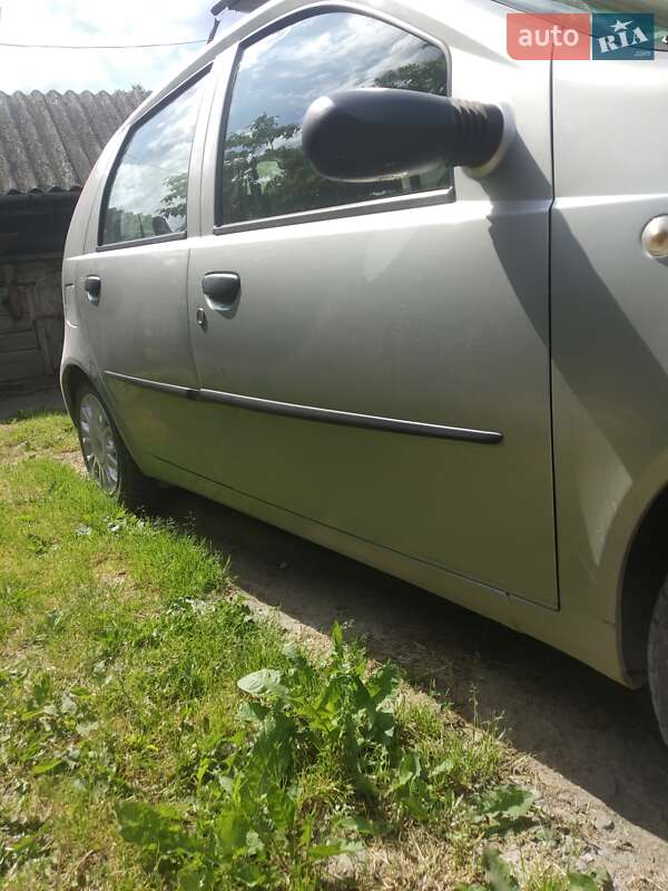 Позашляховик / Кросовер Fiat Punto 2000 в Чернівцях
