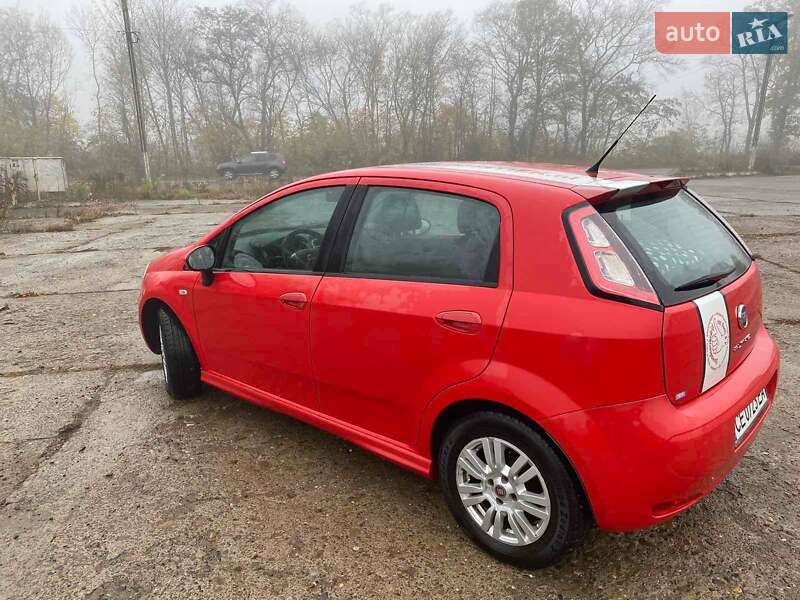 Хэтчбек Fiat Punto 2013 в Черновцах