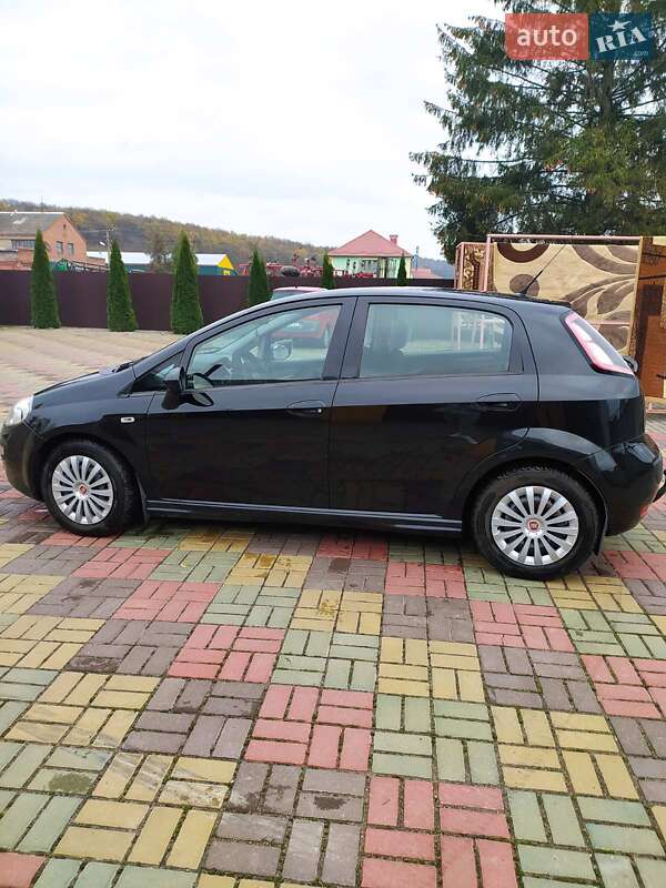 Хэтчбек Fiat Punto 2011 в Изяславе