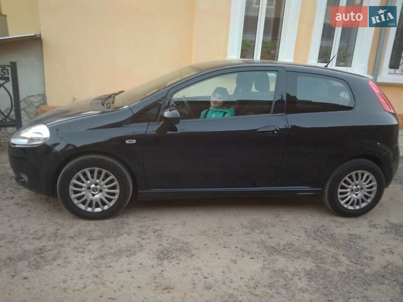 Хэтчбек Fiat Punto 2011 в Бучаче