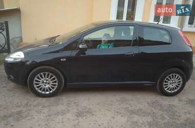 Хэтчбек Fiat Punto 2011 в 