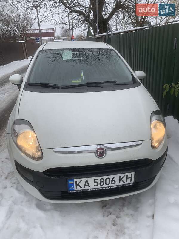 Хэтчбек Fiat Punto 2010 в Киеве