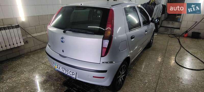 Хэтчбек Fiat Punto 2007 в Киеве