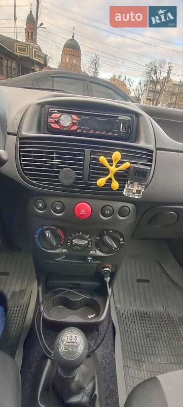 Хэтчбек Fiat Punto 2007 в Киеве