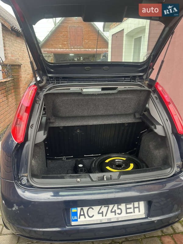 Хэтчбек Fiat Punto 2010 в Луцке