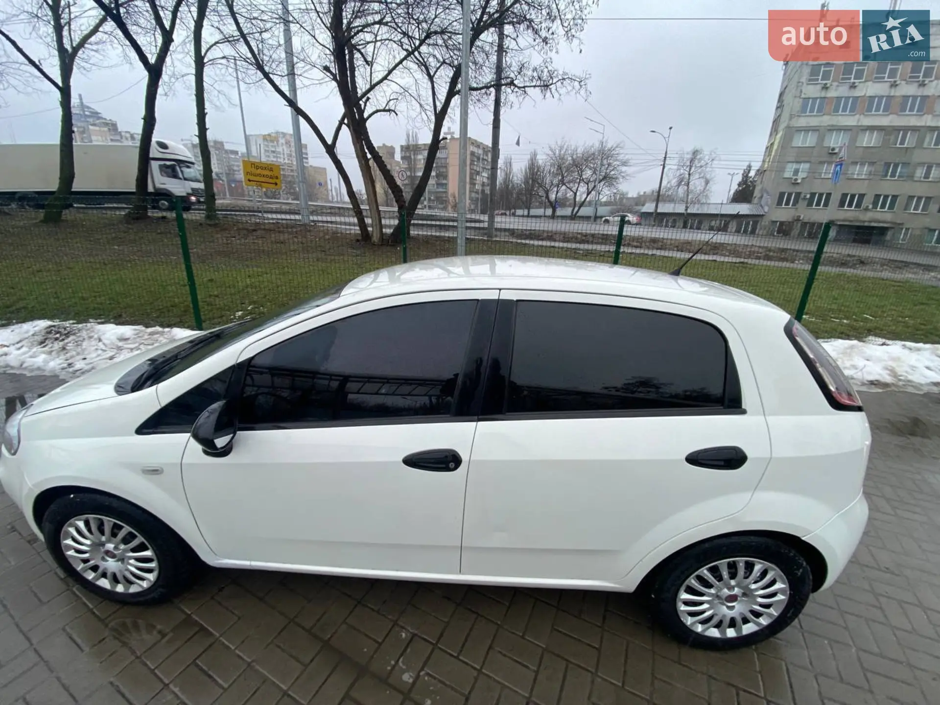 2013 Fiat Punto - мініатюра 3