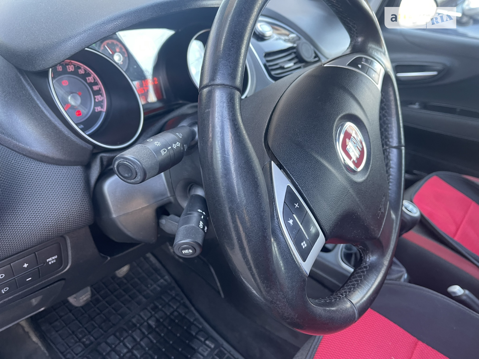 2012 Fiat Punto - мініатюра 14