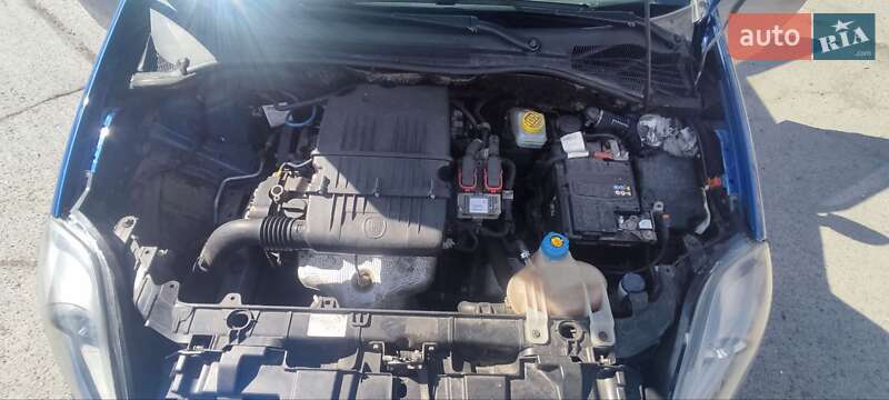 Хэтчбек Fiat Punto 2013 в Тальном