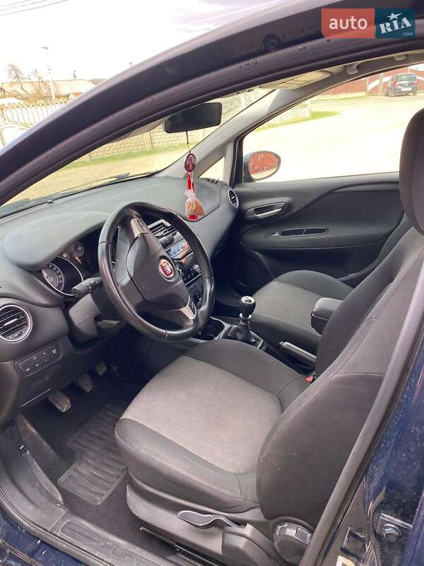 Хетчбек Fiat Punto 2013 в Косові