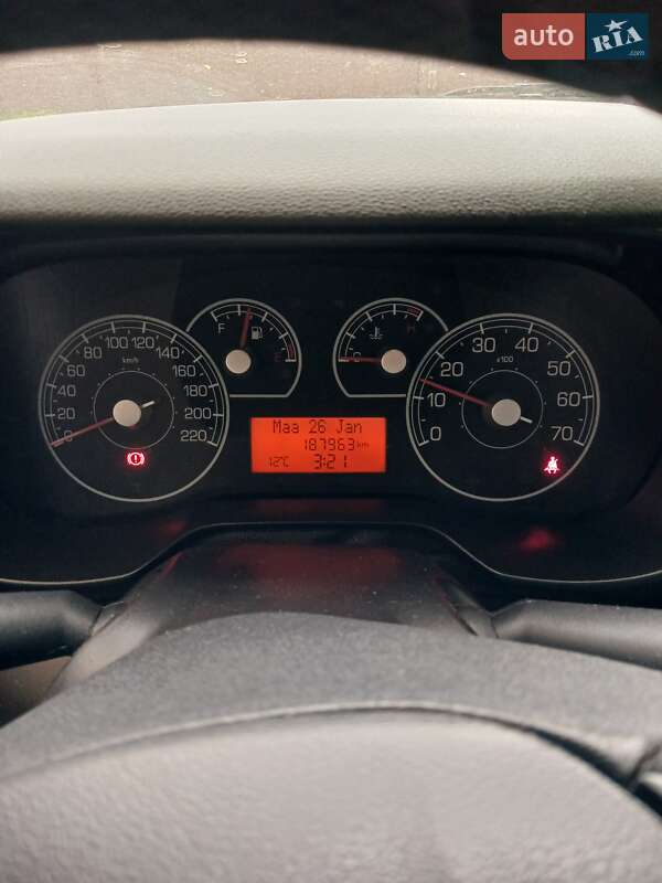 Хетчбек Fiat Punto 2008 в Івано-Франківську