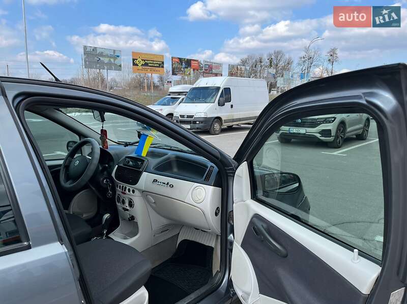 Хэтчбек Fiat Punto 2005 в Виннице